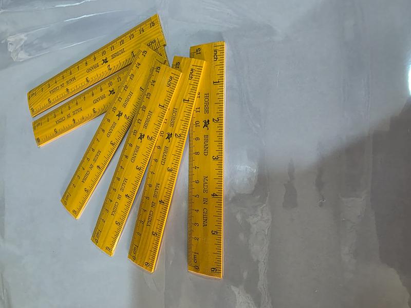 Short yellow ruler
