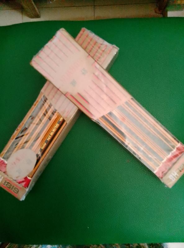 HB pencil 
