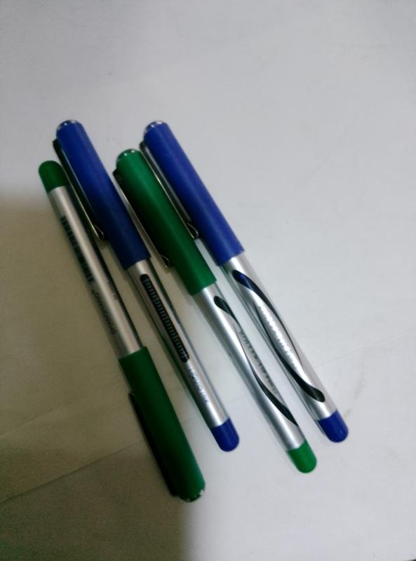 Roller tip pen